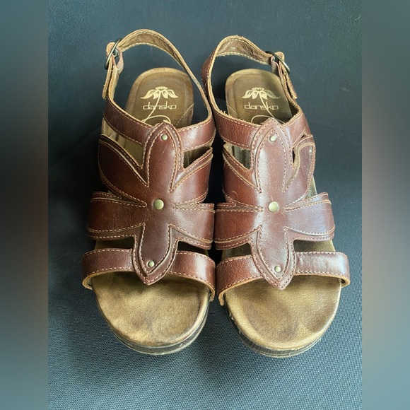 Dansko Shoes - Dansko Nina Brown Leather Floral Design Adjustable Strap Wedge Heeled Sandal W39